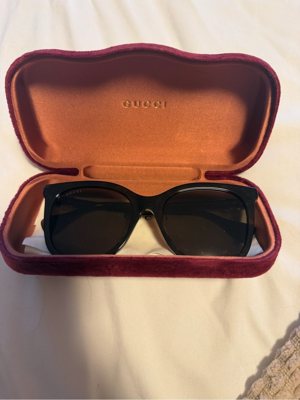 Gucci Black Cat-Eye Sunglasses with Burgundy Velvet Case
